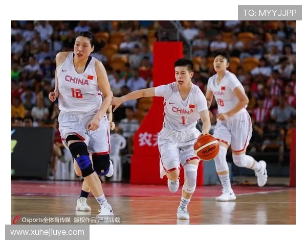中国女篮迎战阿根廷队争夺国际赛事荣誉展现巾帼风采